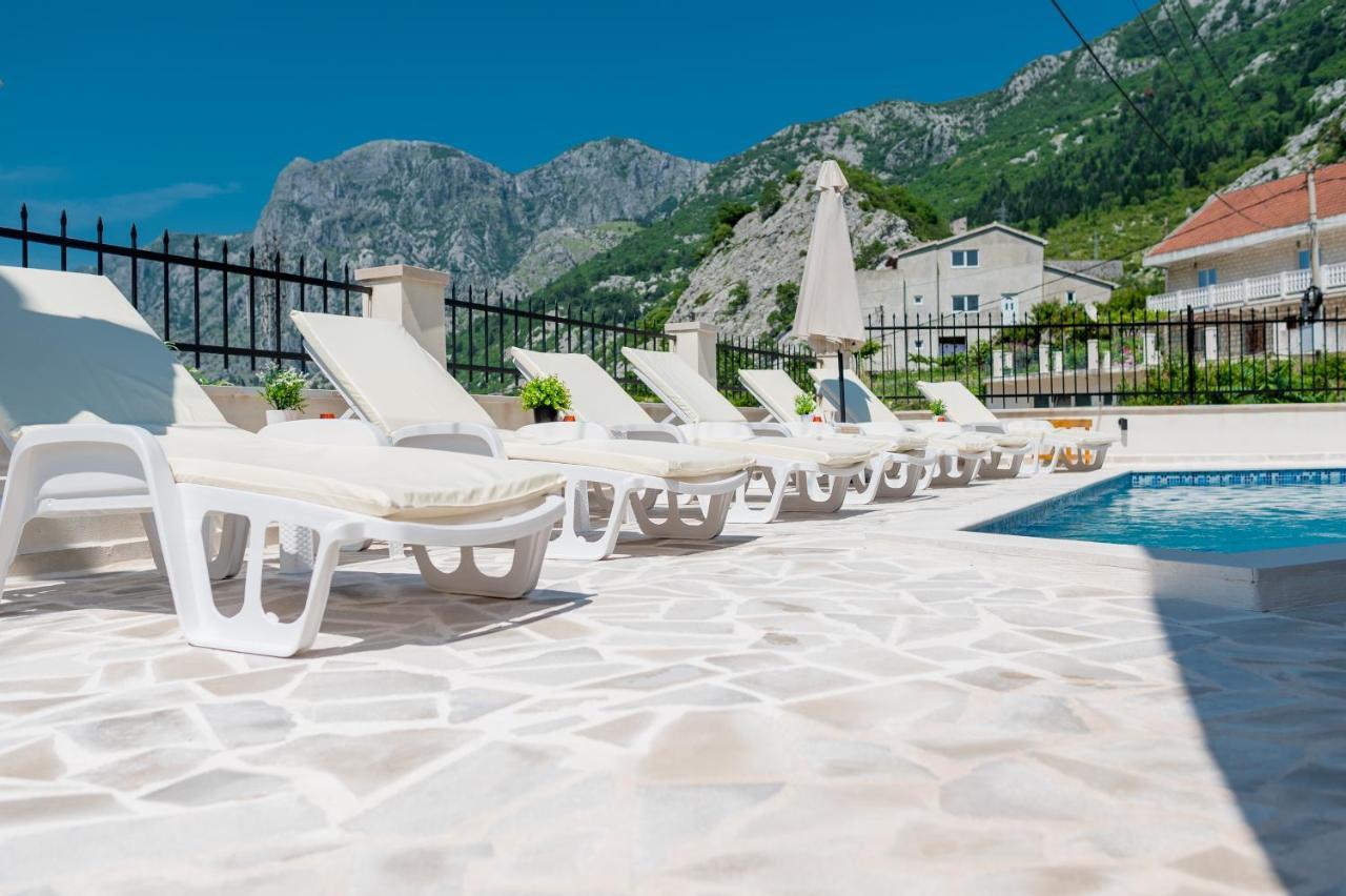 Boka Bay Apartamento Kotor Exterior foto